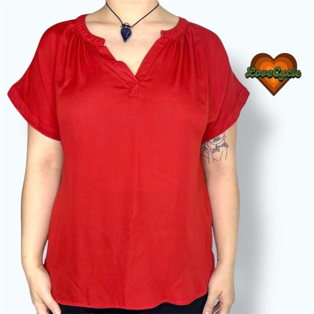 Women's LilBetter Red Split Neck Short Sleeve Blouse – Size L